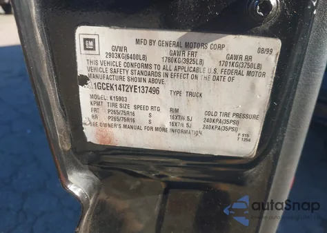 2000 Chevrolet Silverado 1500 Ls z USA, uszkodzony, nr VIN 1GCEK14T2YE137496